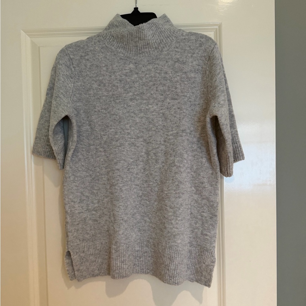 Adrienne Vittadini Heather Gray Knit Sweater - Light Gray